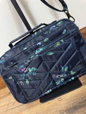Lug Scoop 2 Crossbody Bag in Bouquet Navy